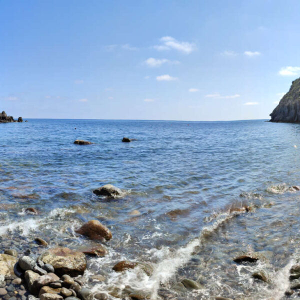 La baie de Sorgeto et ses sources thermales à Ischia.