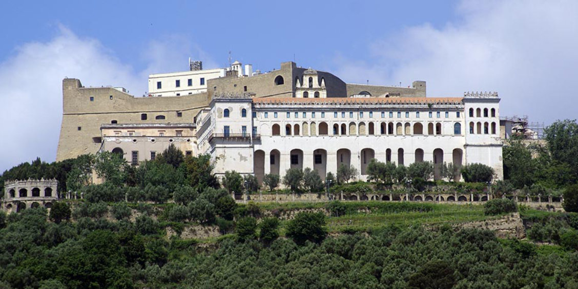Monastère de la Chartreuse de San Martino à Naples sur la colline du Vomero avec vue sur la ville.