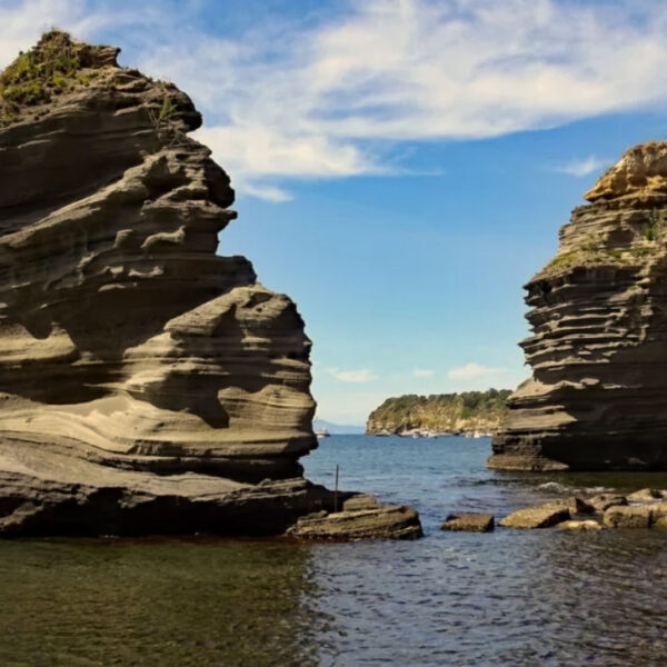 Les Faraglioni de Procida.