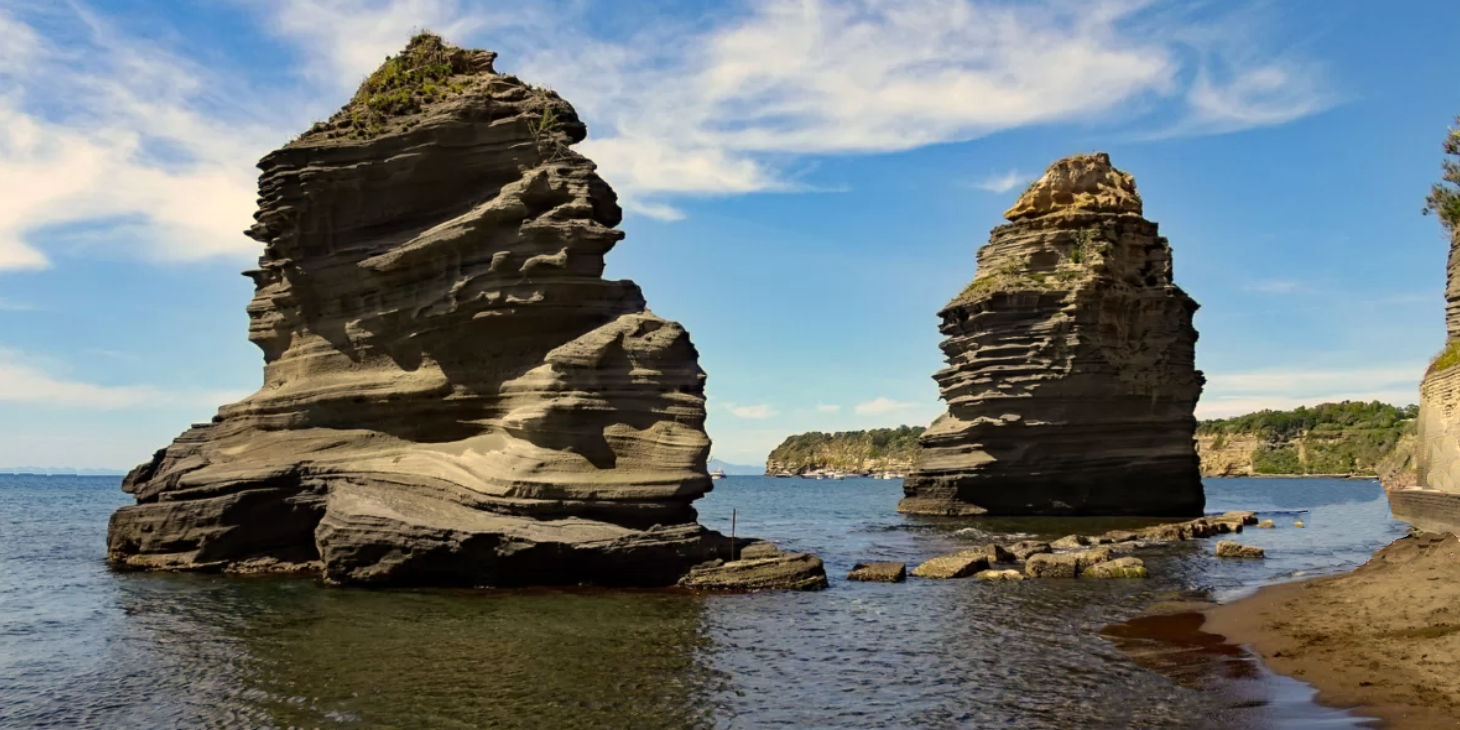 Les Faraglioni de Procida.
