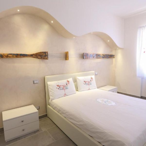 Chambre moderne et lumineuse à Il Violino degli Dei à Agerola idéale pour un séjour relaxant.