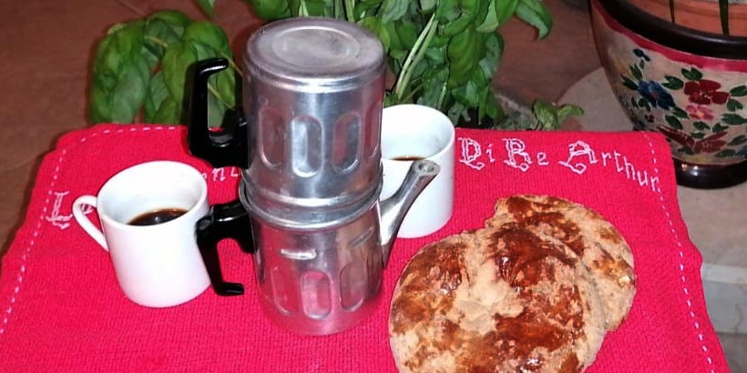 Cafetière napolitaine traditionnelle en métal (cuccumella)
