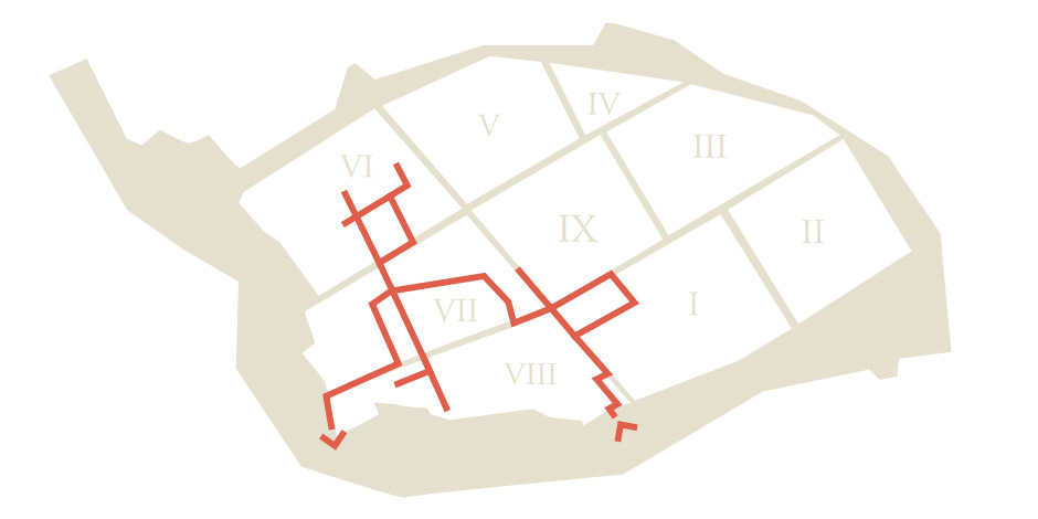 Plan schématique de Pompéi montrant un itinéraire de visite traversant les Regio VII, VIII et IX.