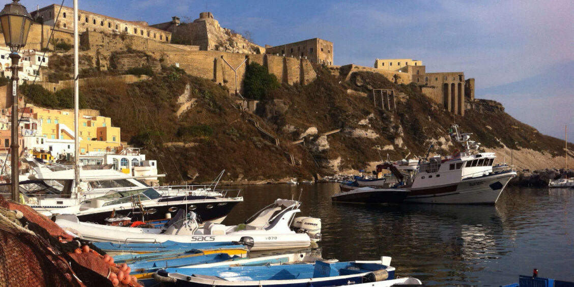 Charme authentique et beautés de l'île de Procida